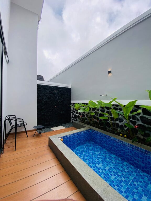 Küçük Balkonları Sıcak ve Rahat Alanlara Dönüştürme Rehberi